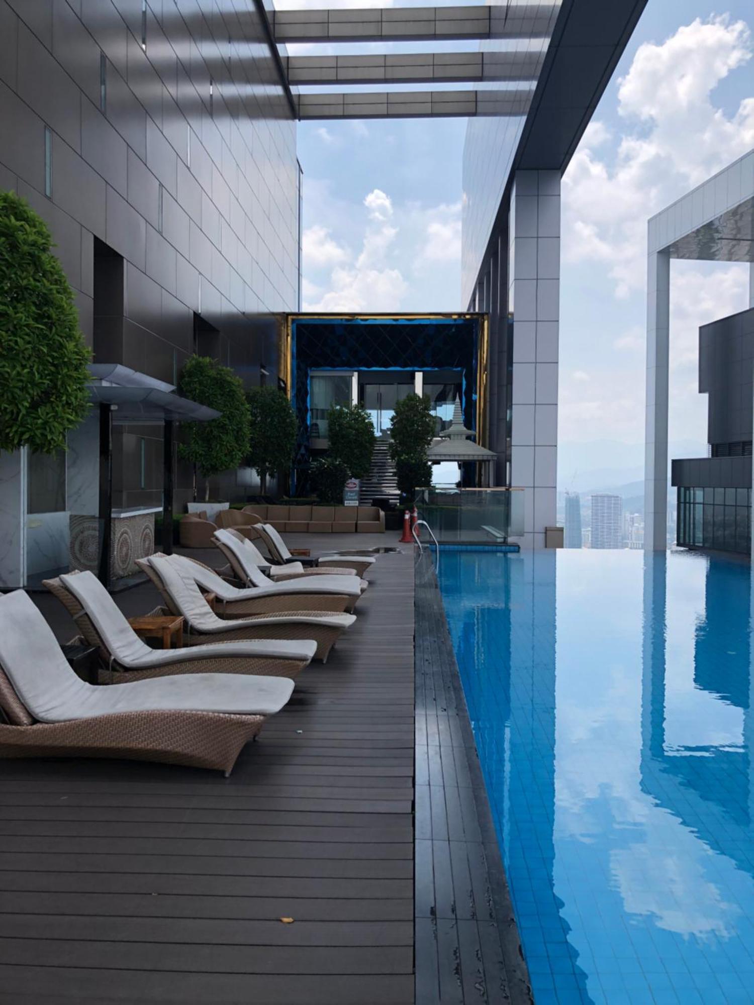 Amazing Pool By Platinum Suites Klcc Куала-Лумпур Экстерьер фото
