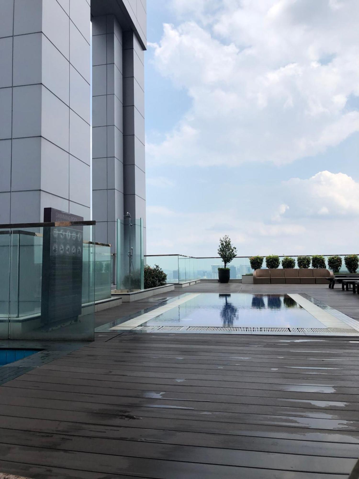 Amazing Pool By Platinum Suites Klcc Куала-Лумпур Экстерьер фото